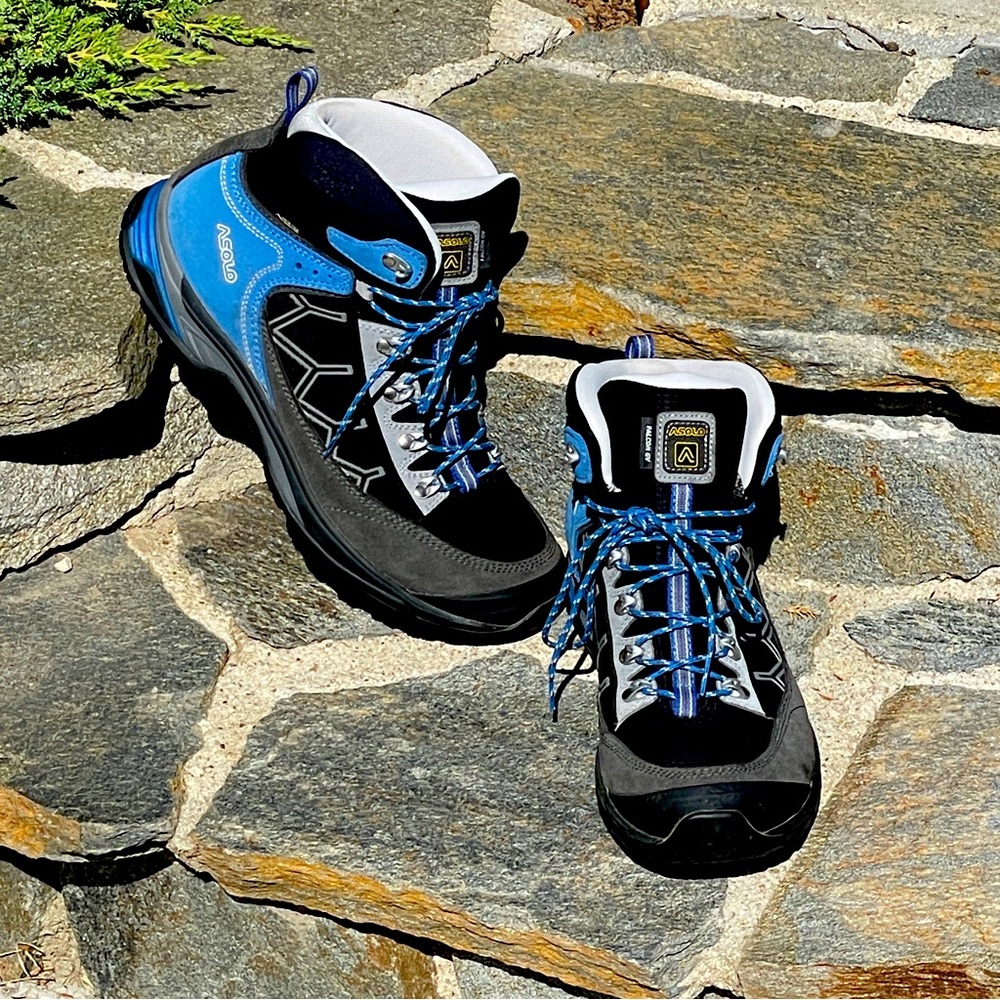 New pair of ASOLO Falcon GV lightweight hiking boots. Size 9 US. Men’s.
